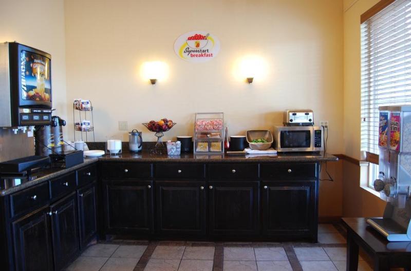 Super 8 By Wyndham Oklahoma City Extérieur photo