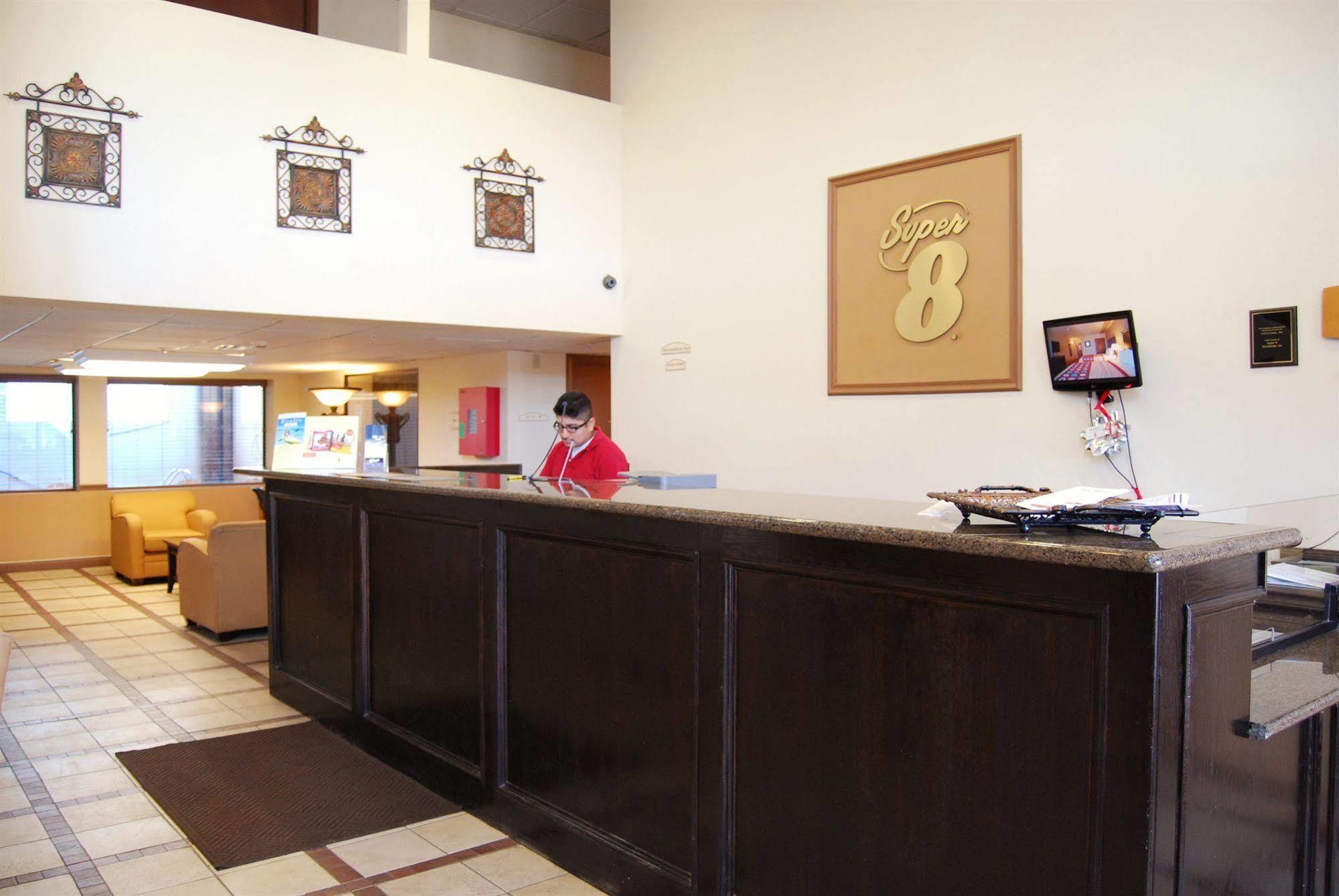 Super 8 By Wyndham Oklahoma City Extérieur photo