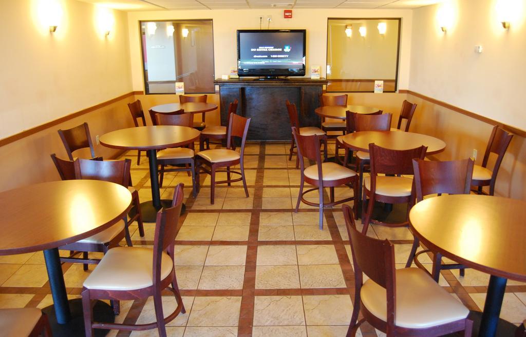 Super 8 By Wyndham Oklahoma City Extérieur photo