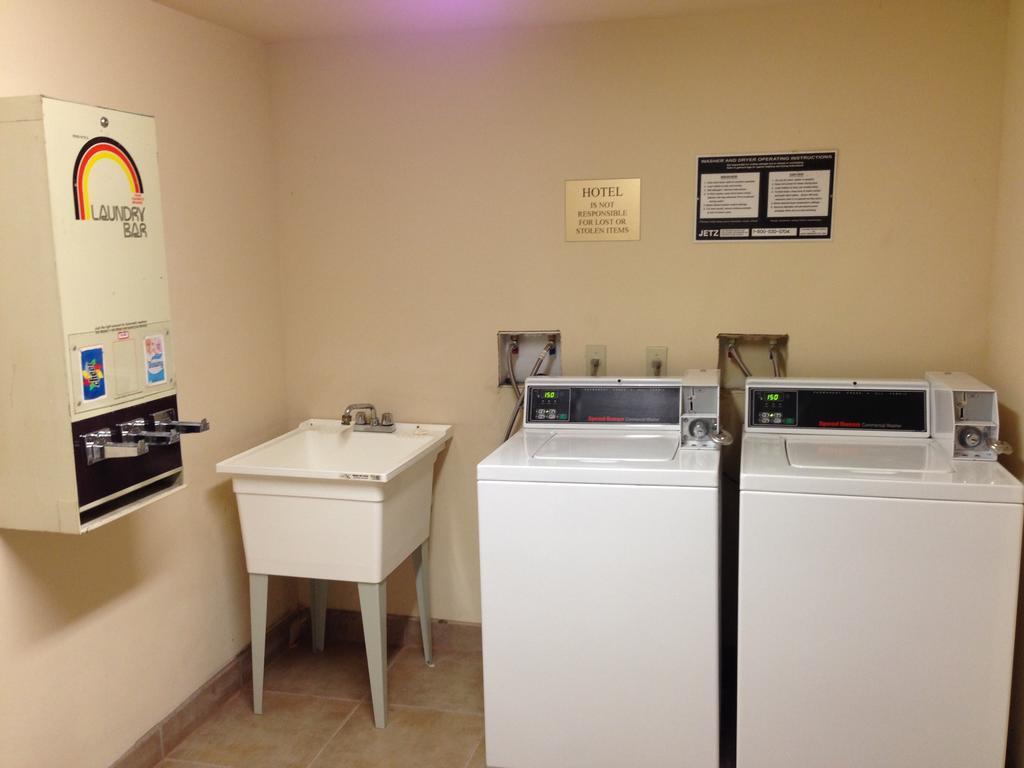 Super 8 By Wyndham Oklahoma City Extérieur photo